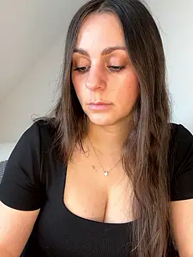 Loella-Rose online show from April 24, 8:28 am