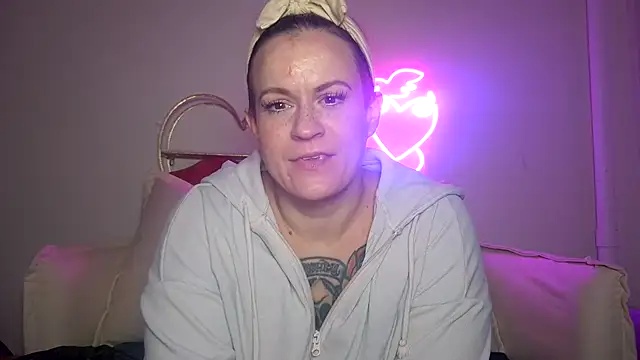 quinnmariexo online show from January 11, 5:01 am