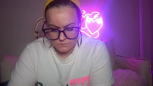 quinnmariexo online show from January 12, 7:02 am