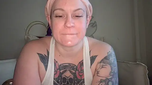 quinnmariexo online show from February 3, 12:10 pm