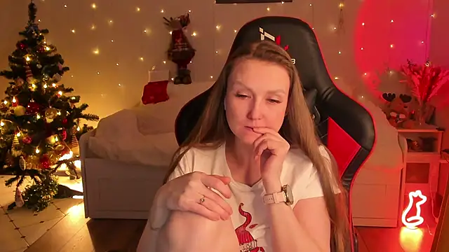 desperatehousewife   online show from January 13, 12:45 pm