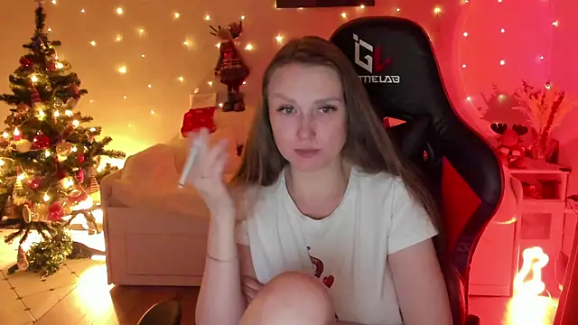 desperatehousewife   online show from January 13, 6:49 pm