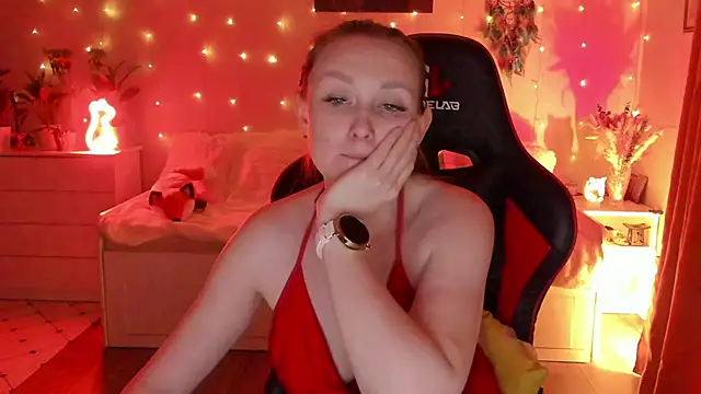 desperatehousewife   online show from January 25, 3:30 pm