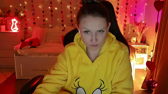 desperatehousewife   online show from February 6, 10:37 am