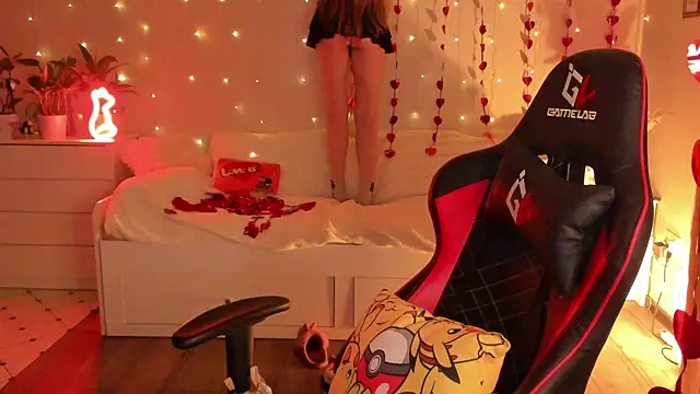 desperatehousewife   online show from February 17, 12:21 am