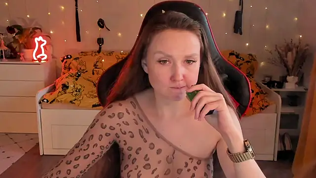 desperatehousewife   online show from September 14, 2:38 pm