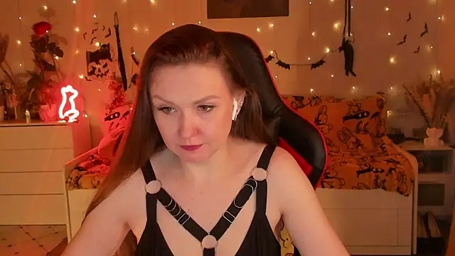 desperatehousewife   online show from November 1, 5:04 pm