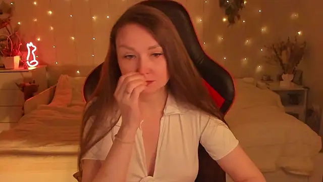 Snapshot of desperatehousewife__ chatting on February 1, 6:39 pm desperatehousewife online show from February 1, 6:39 pm