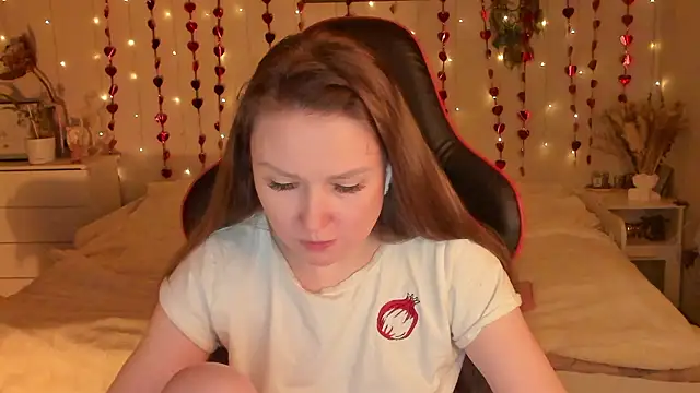 Snapshot of desperatehousewife__ chatting on February 13, 7:10 pm desperatehousewife online show from February 13, 7:10 pm