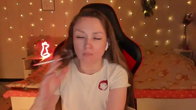 desperatehousewife   online show from April 21, 9:06 pm