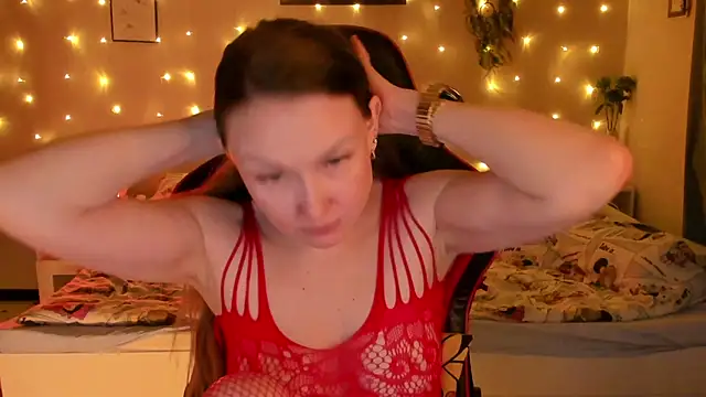 desperatehousewife   online show from June 29, 8:20 pm