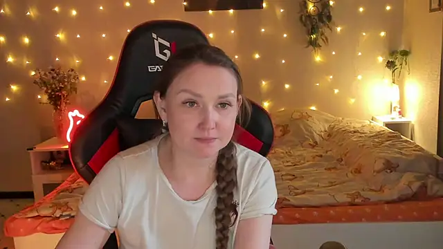 desperatehousewife   online show from July 5, 5:42 pm