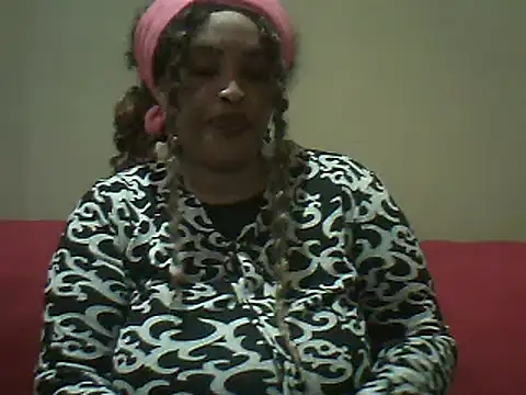 Snapshot of SexxyBoob chatting on May 20, 12:28 am SexxyBoob online show from May 20, 12:28 am