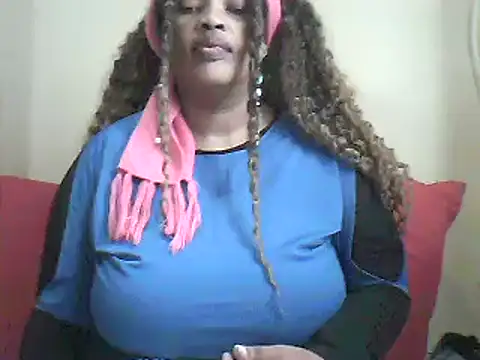 Snapshot of SexxyBoob chatting on May 23, 7:24 am SexxyBoob online show from May 23, 7:24 am