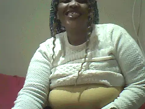 Snapshot of SexxyBoob chatting on June 8, 12:25 am SexxyBoob online show from June 8, 12:25 am
