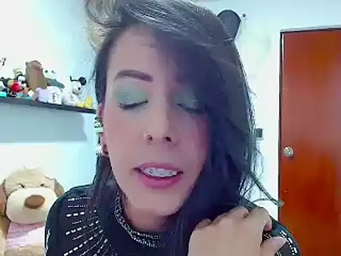 ella peck online show from January 1, 1:04 am