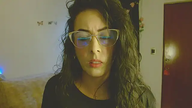 Snapshot of ella_peck chatting on May 16, 7:45 pm ella peck online show from May 16, 7:45 pm