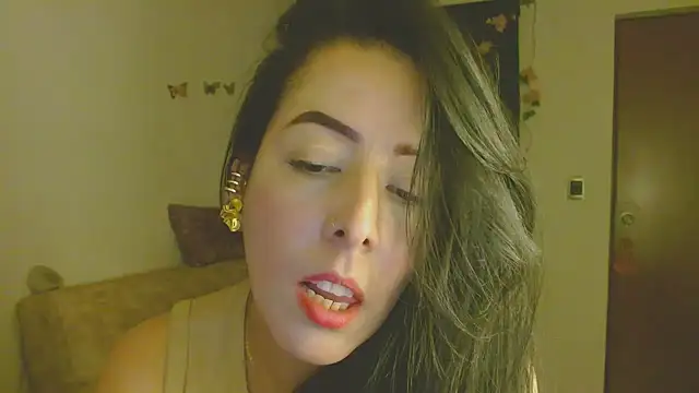Snapshot of ella_peck chatting on May 22, 3:46 am ella peck online show from May 22, 3:46 am