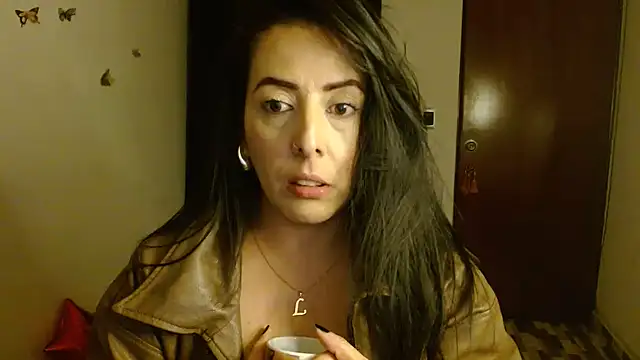 Snapshot of ella_peck chatting on August 6, 4:36 am ella peck online show from August 6, 4:36 am