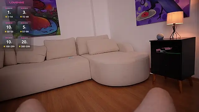 cuteface bigass  online show from October 5, 6:28 pm