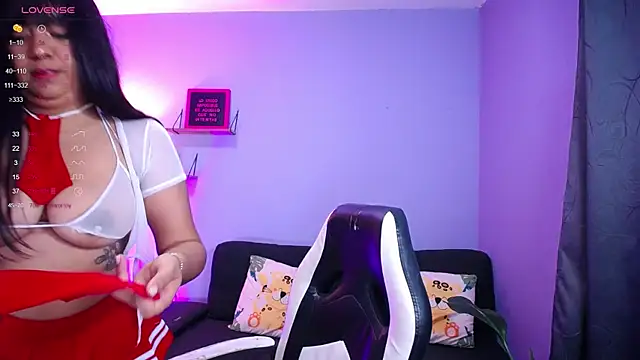 Snapshot of danny_goddess chatting on December 4, 4:43 am danny goddess online show from December 4, 4:43 am