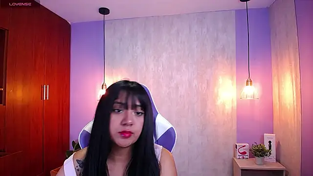 Snapshot of danny_goddess chatting on March 1, 4:04 am danny goddess online show from March 1, 4:04 am