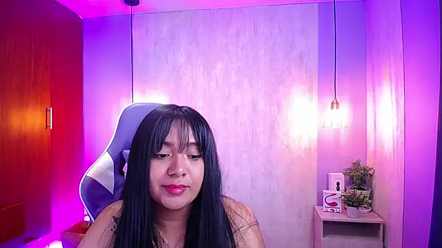 Snapshot of danny_goddess chatting on March 15, 3:29 am danny goddess online show from March 15, 3:29 am