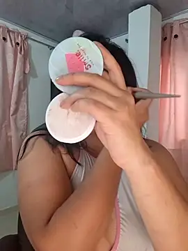 Sophie-hatter online show from April 2, 8:06 pm