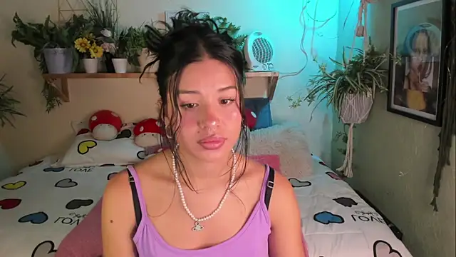 Snapshot of MiaaRose chatting on April 22, 6:20 pm MiaaRose online show from April 22, 6:20 pm
