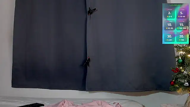 lanaturner  online show from December 29, 2:27 am