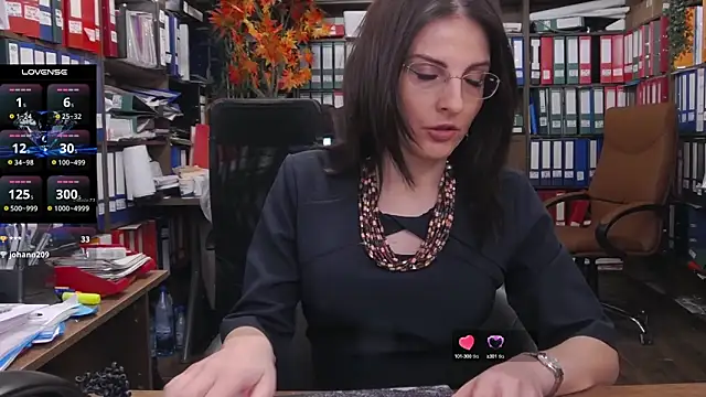 Snapshot of classyladyrellax chatting on January 16, 12:53 pm classyladyrellax online show from January 16, 12:53 pm