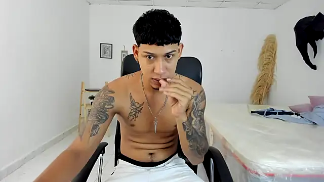 slim master12 online show from April 2, 9:56 pm