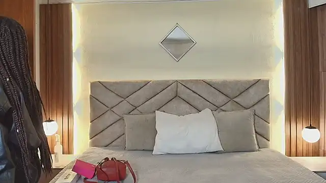 Snapshot of Raquel_jones chatting on June 1, 12:07 pm Raquel jones online show from June 1, 12:07 pm