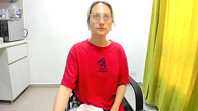 Adele johnsonn1 online show from December 31, 1:52 pm