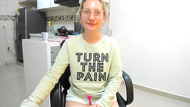 Adele johnsonn1 online show from February 6, 6:46 pm