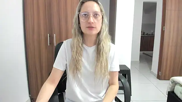 Adele johnsonn1 online show from September 17, 4:08 pm