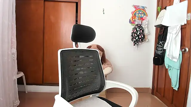 Adele johnsonn1 online show from October 29, 3:03 pm