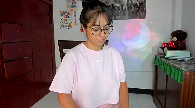 Isabellaa22 1 online show from February 6, 3:09 pm