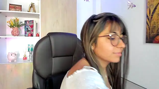 Isabellaa22 1 online show from February 18, 3:21 pm