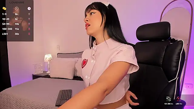 emilyruiz1 online show from February 15, 11:39 am