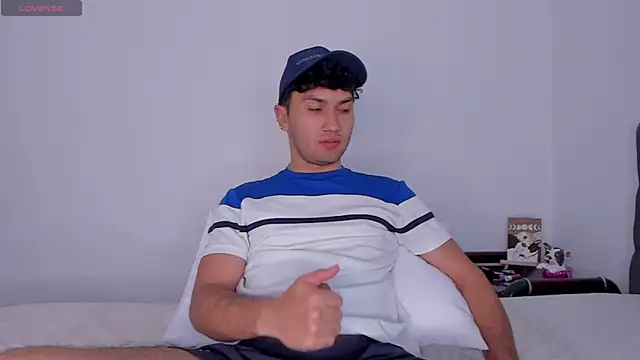 Valerio James7 online show from January 14, 10:34 pm