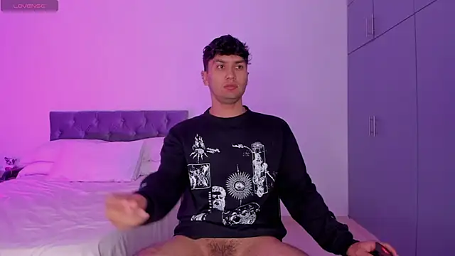 Valerio James7 online show from February 10, 10:19 pm