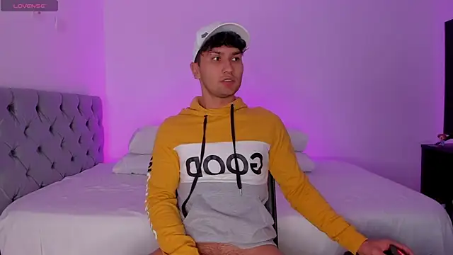 Valerio James7 online show from March 14, 1:05 am