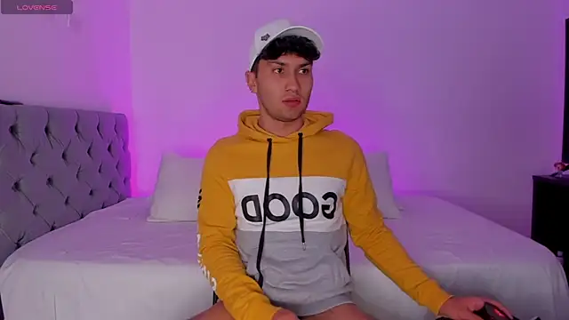 Valerio James7 online show from March 14, 4:10 am