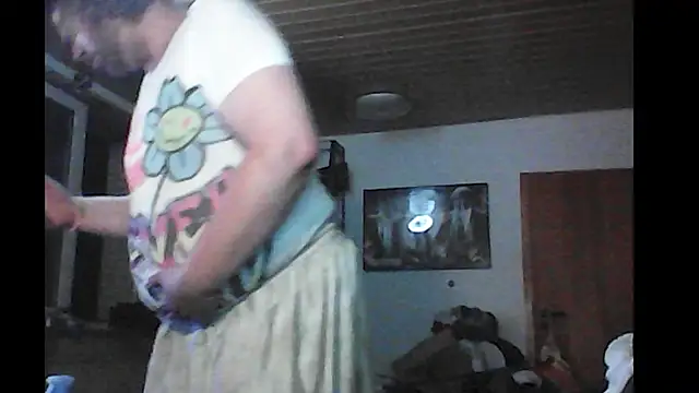 Snapshot of Family666Zombie chatting on June 19, 11:41 pm Family666Zombie online show from June 19, 11:41 pm