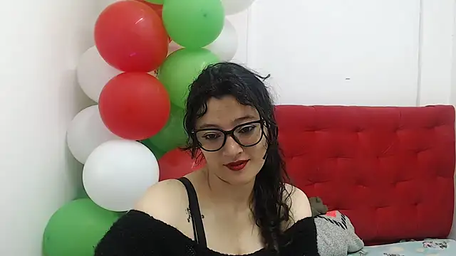 Snapshot of lunazulsj chatting on January 8, 2:35 pm lunazulsj online show from January 8, 2:35 pm