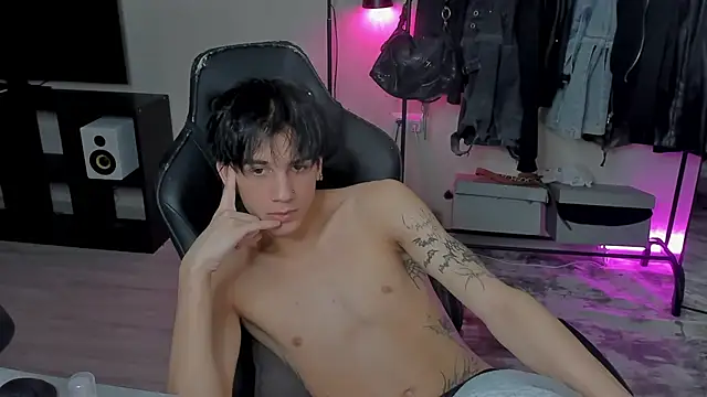 MarkBrowniii online show from February 17, 9:08 pm