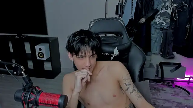 MarkBrowniii online show from March 18, 1:00 am