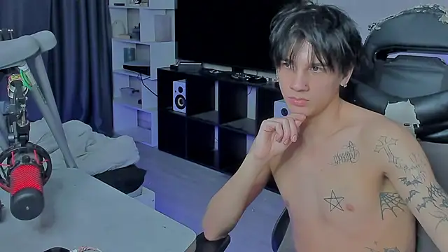 MarkBrowniii online show from October 3, 9:45 pm