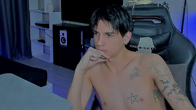 MarkBrowniii online show from December 20, 9:11 pm